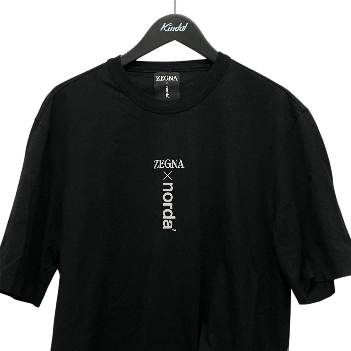 バックグラフィックプリントTシャツ