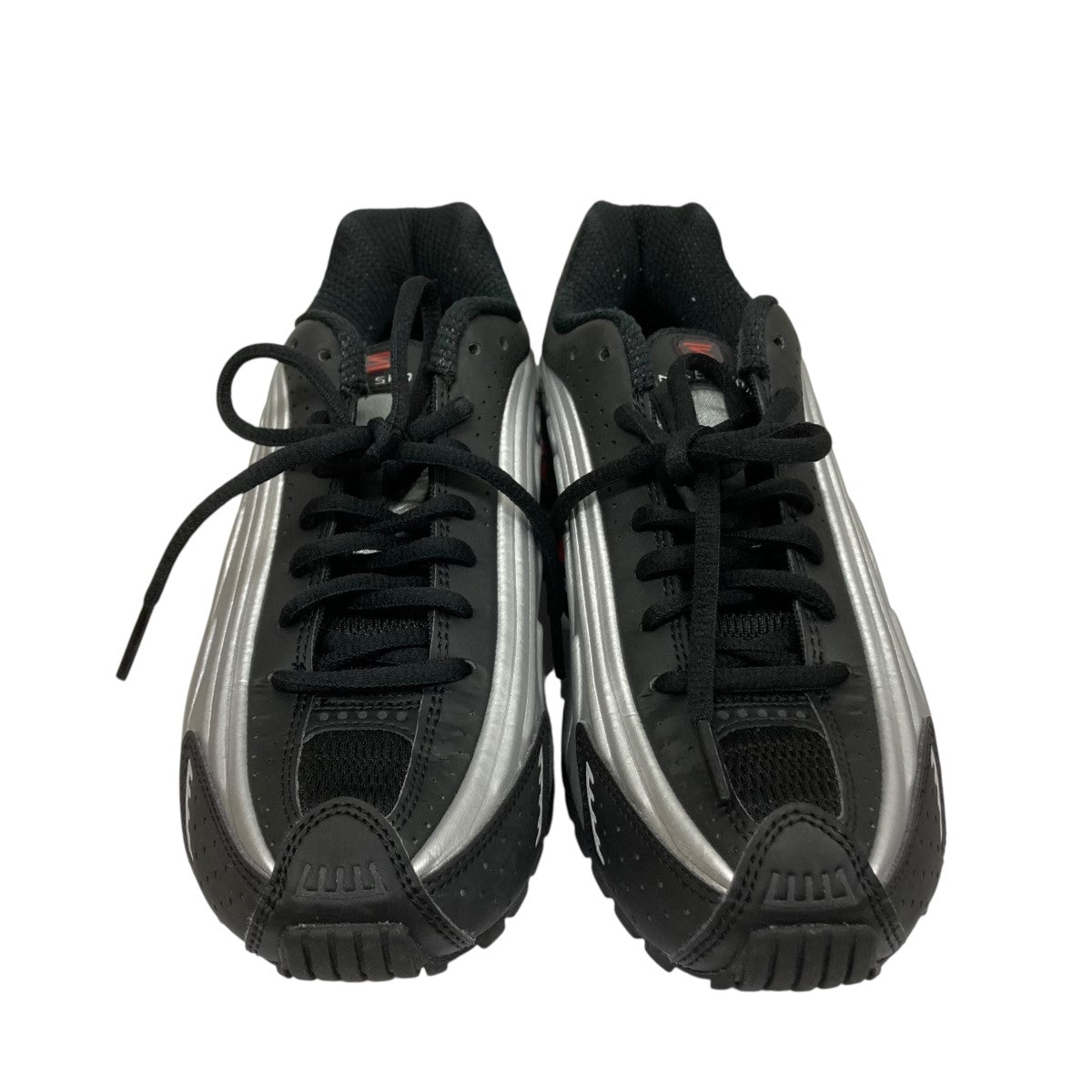 R4 W SHOXスニーカーAR3565-011