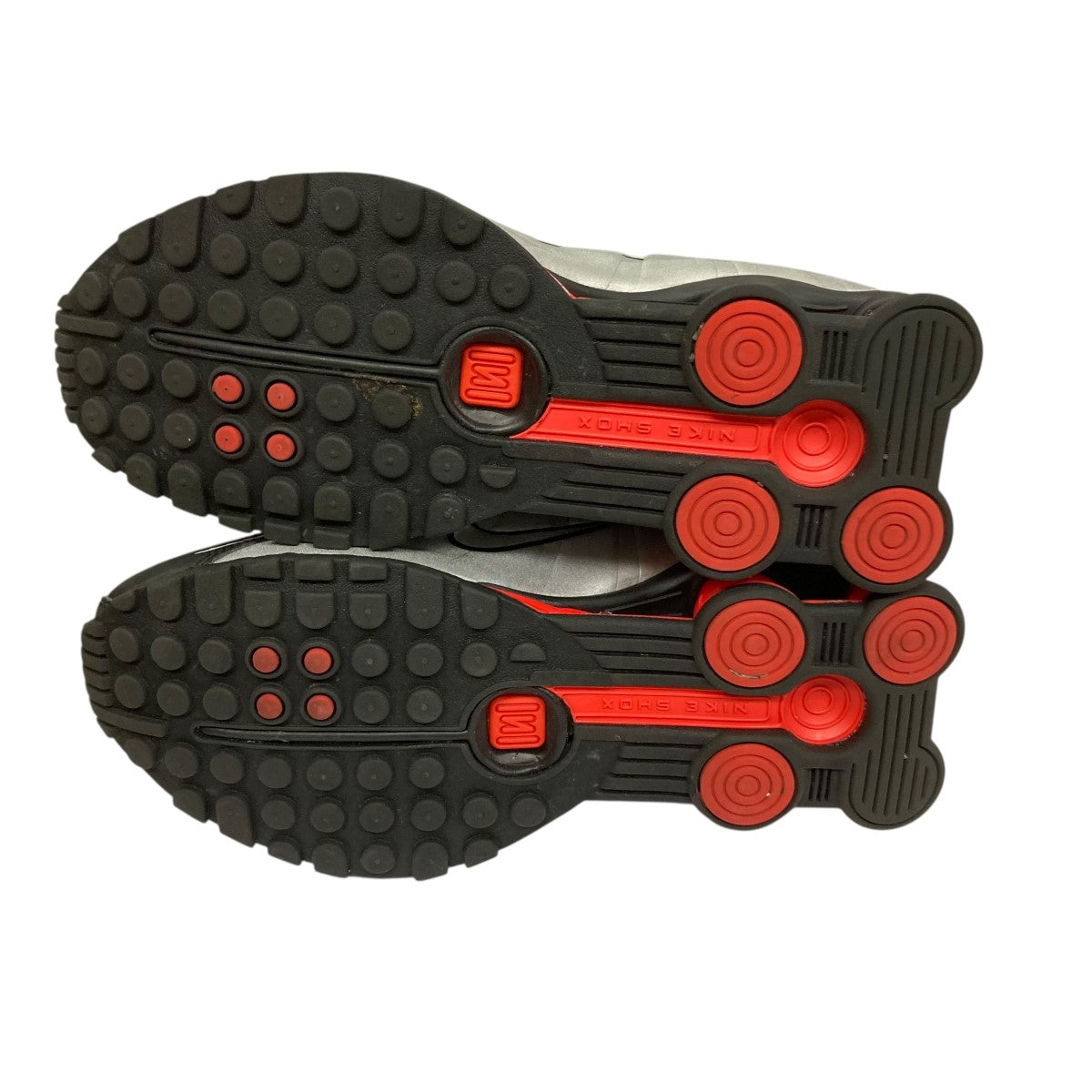 R4 W SHOXスニーカーAR3565-011