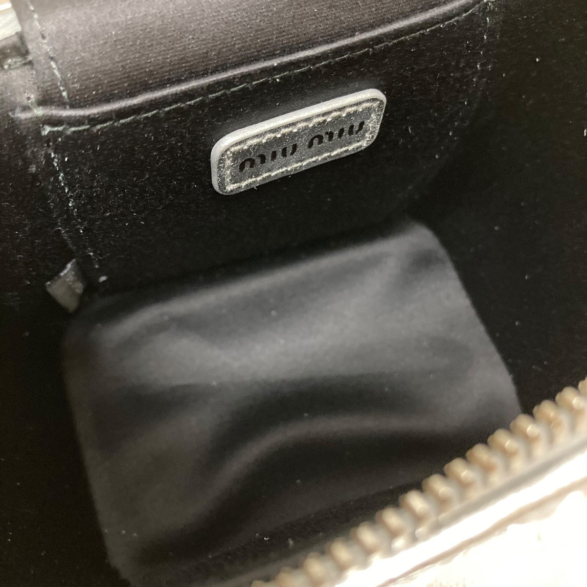MIU MIU ミニマトラッセショルダーバッグ5NR018 古着・中古-6枚目のアイテム画像