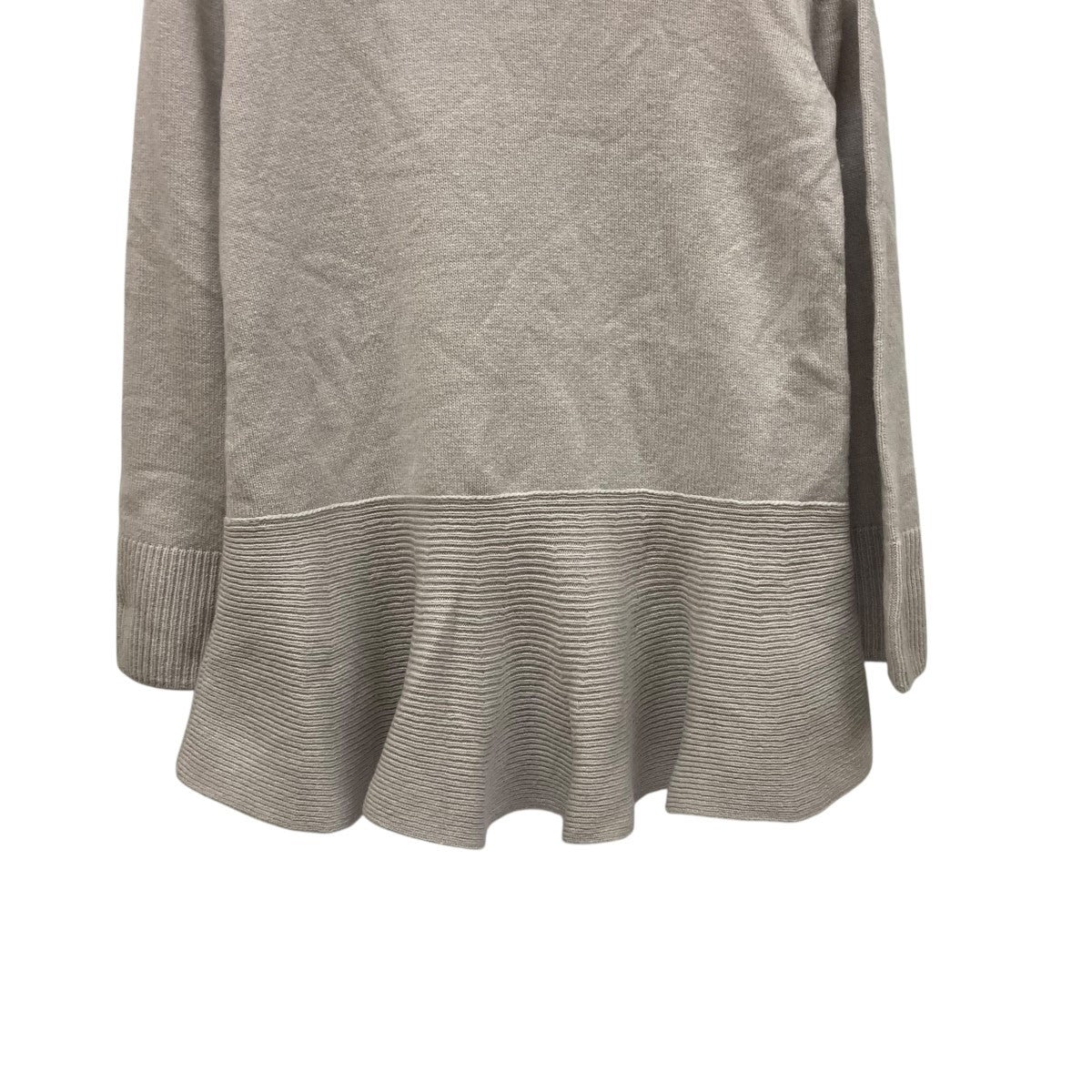 美品　フォクシー　カシミヤ混　ペプラムニット　Ruffle Tail 40サイズ FOXEY - FOXEY☆カシミヤ混ペプラムニットトップス 38の通販 by