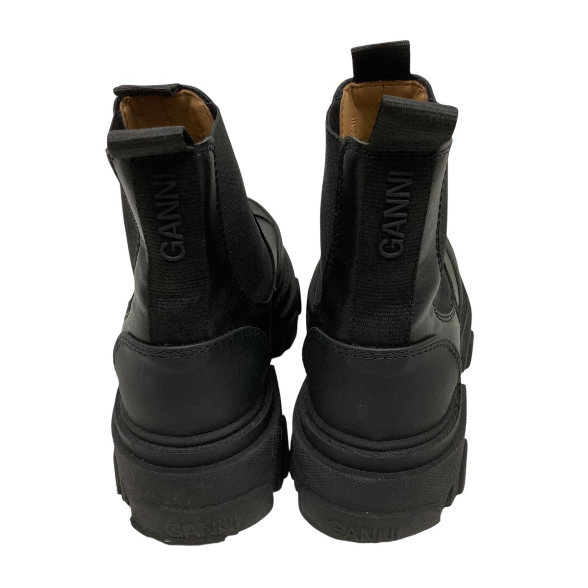 GANNI ブラック サイドゴアブーツ GANNI ブラック サイドゴアブーツ