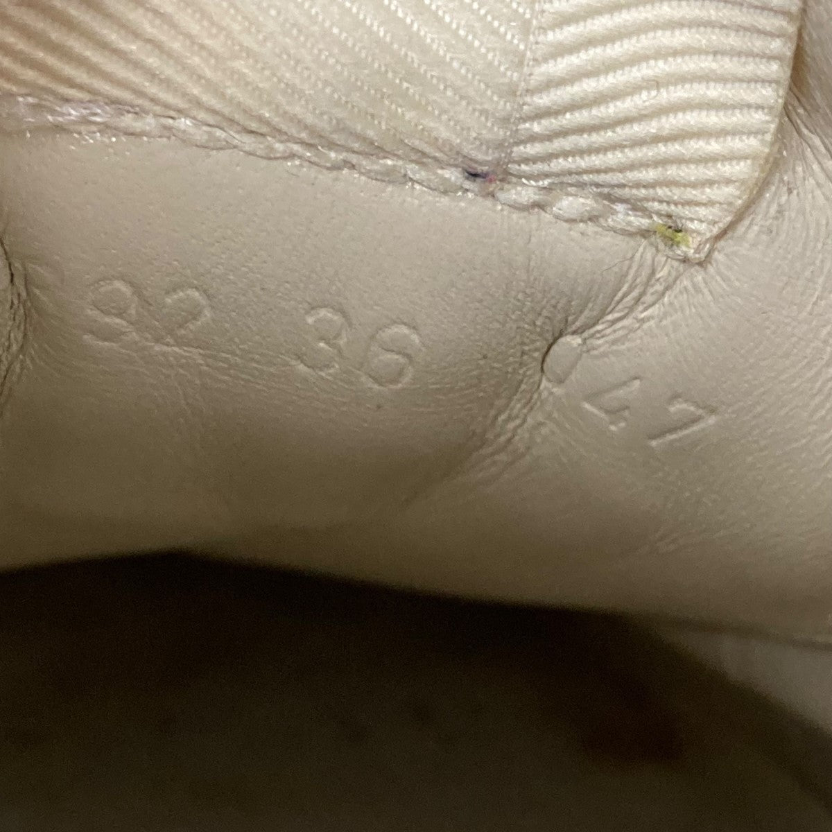 GUCCI ロゴスニーカー528892 古着・中古-7枚目のアイテム画像