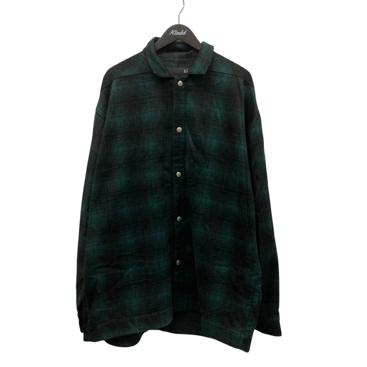 チェックシャツ