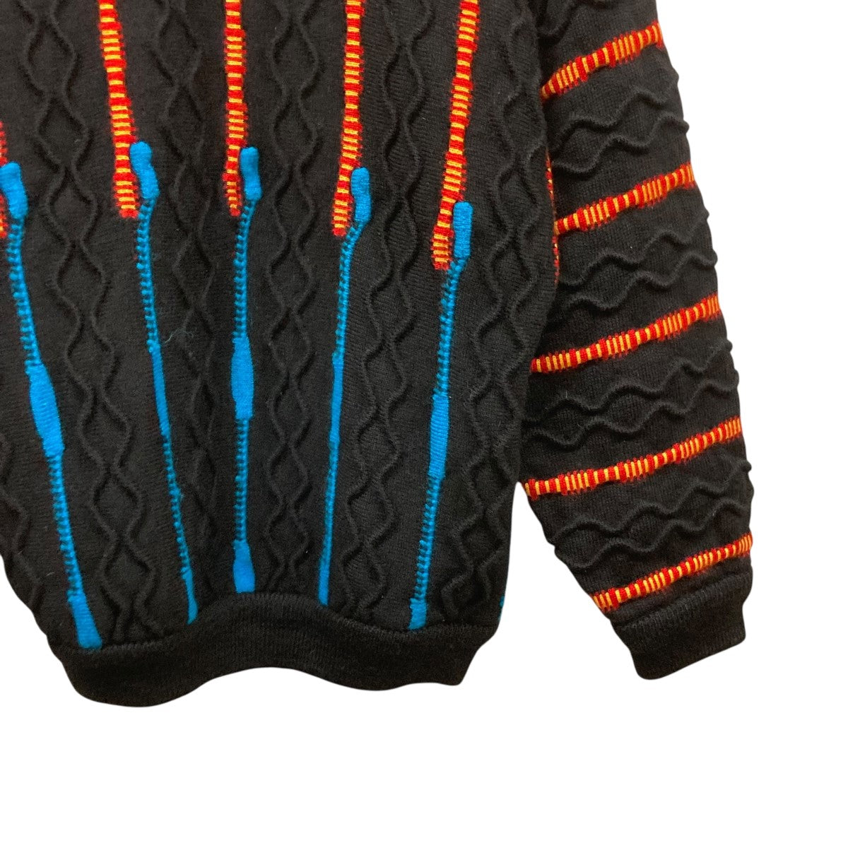 Coogi クージー 多色 幾何学模様 ニット COOGI クージー ニット 幾何学模様 3Dニット マルチカラー 総柄 - メルカリ