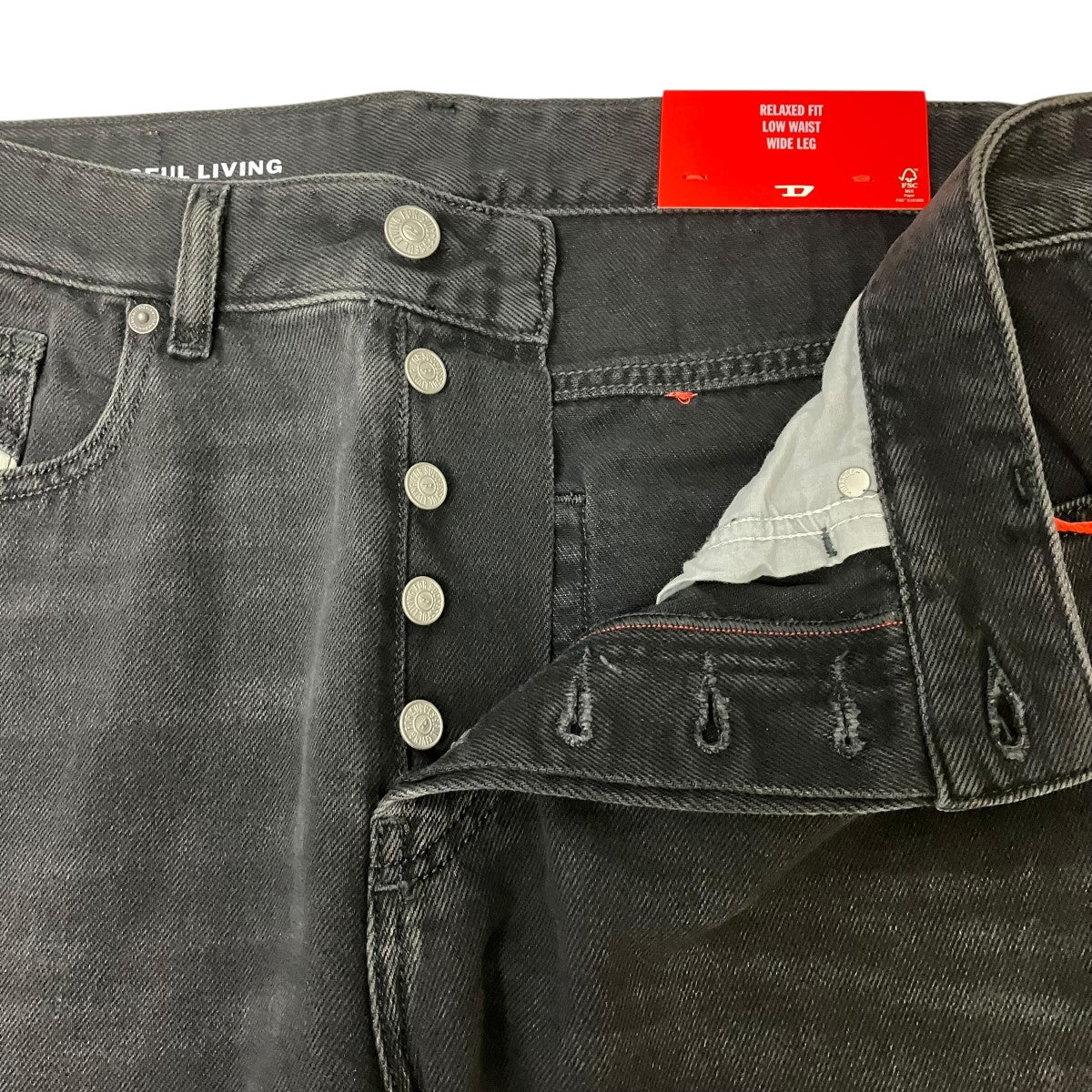 DIESEL(ディーゼル) relaxed jeans d-riseデニムパンツA06371 09J96