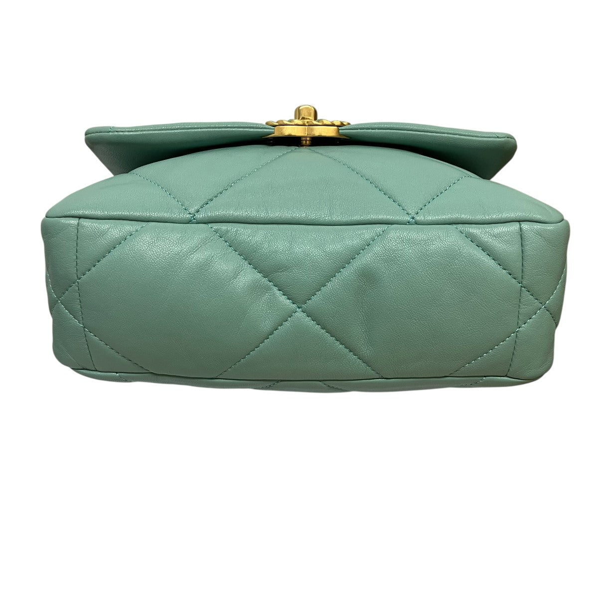 マトラッセラムスキンチェーンショルダーバッグCHANEL 19