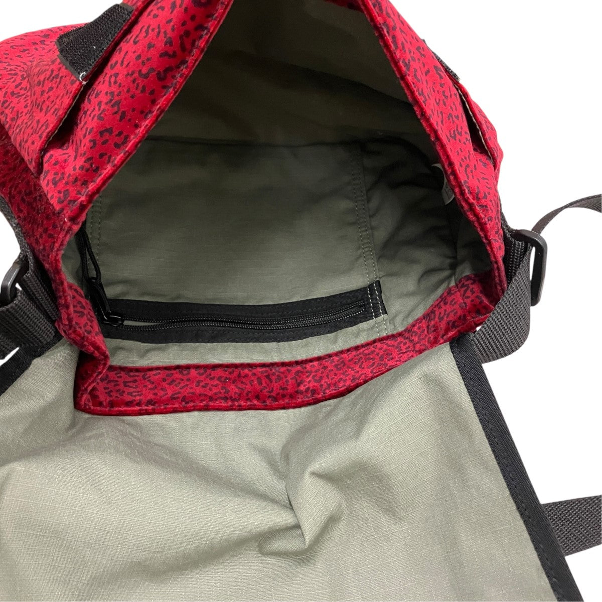 Supreme(シュプリーム) 25AWVelvet small Messenger Bagレオパード柄