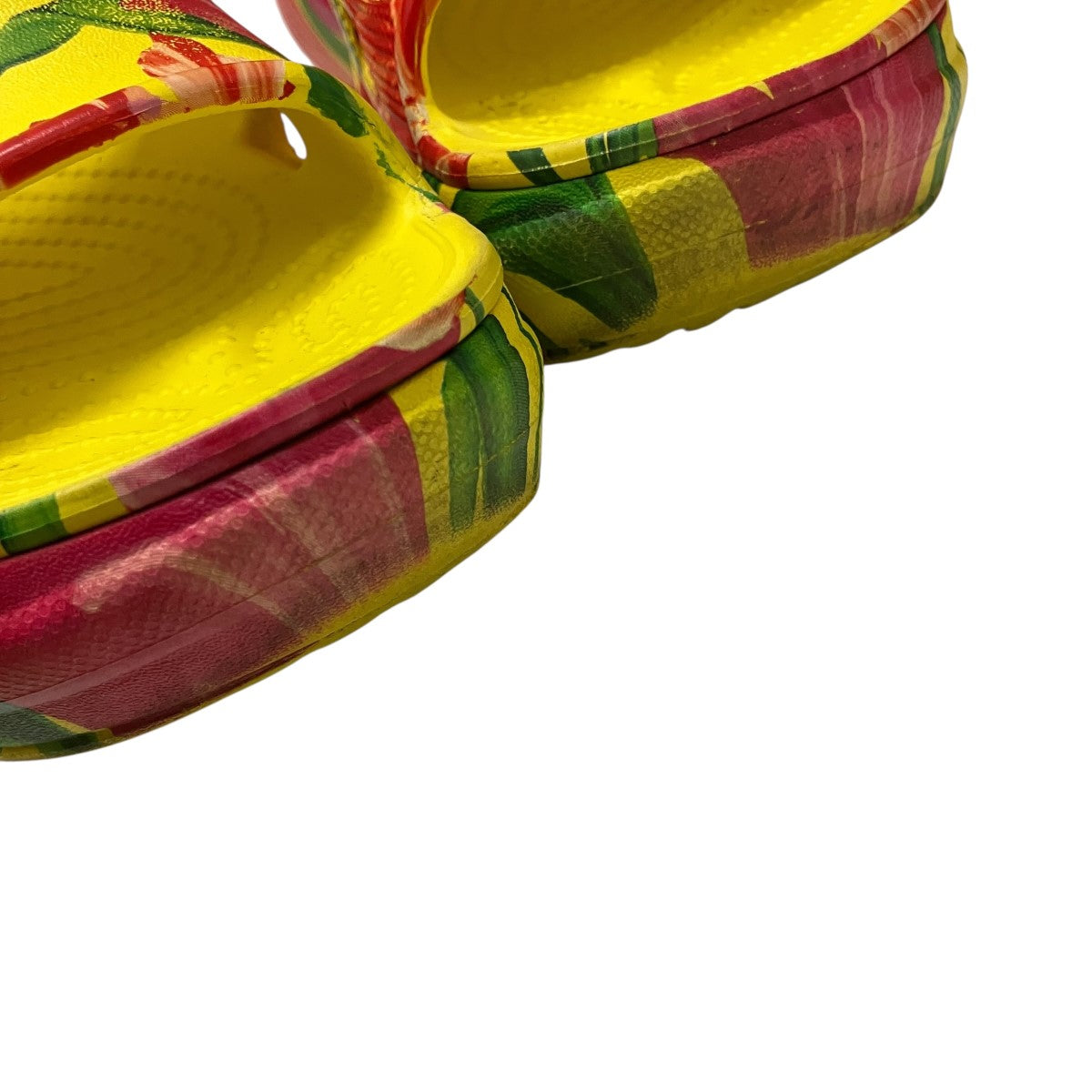 POOL CROCSフラワー柄プールスライドサンダル
