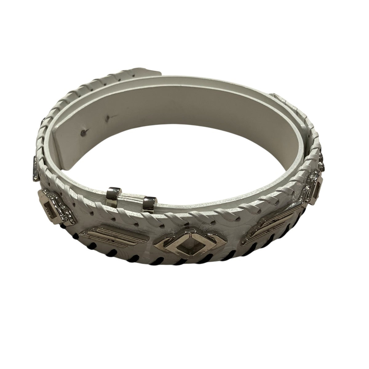 TOGA PULLA(トーガプルラ) メタル装飾ベルト ホワイト サイズ 記載なし TOGA PULLA(トーガプルラ) メタル装飾ベルト ホワイト サイズ 記載なし