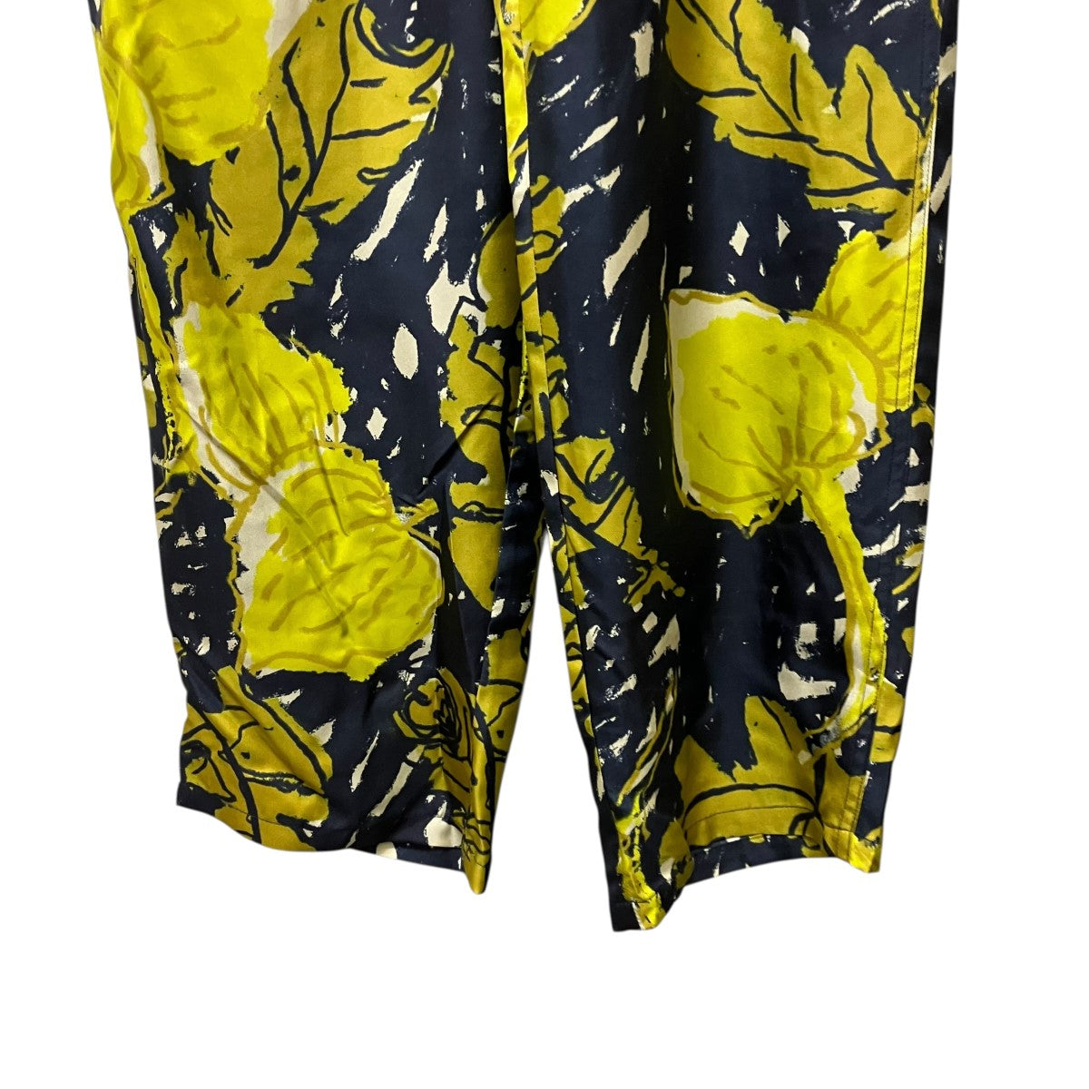 BANANATIME EASY PANT AUTUMN LEAVES NAVY YELLOW総柄シルクイージーパンツ200-133-26 古着・中古-4枚目のアイテム画像