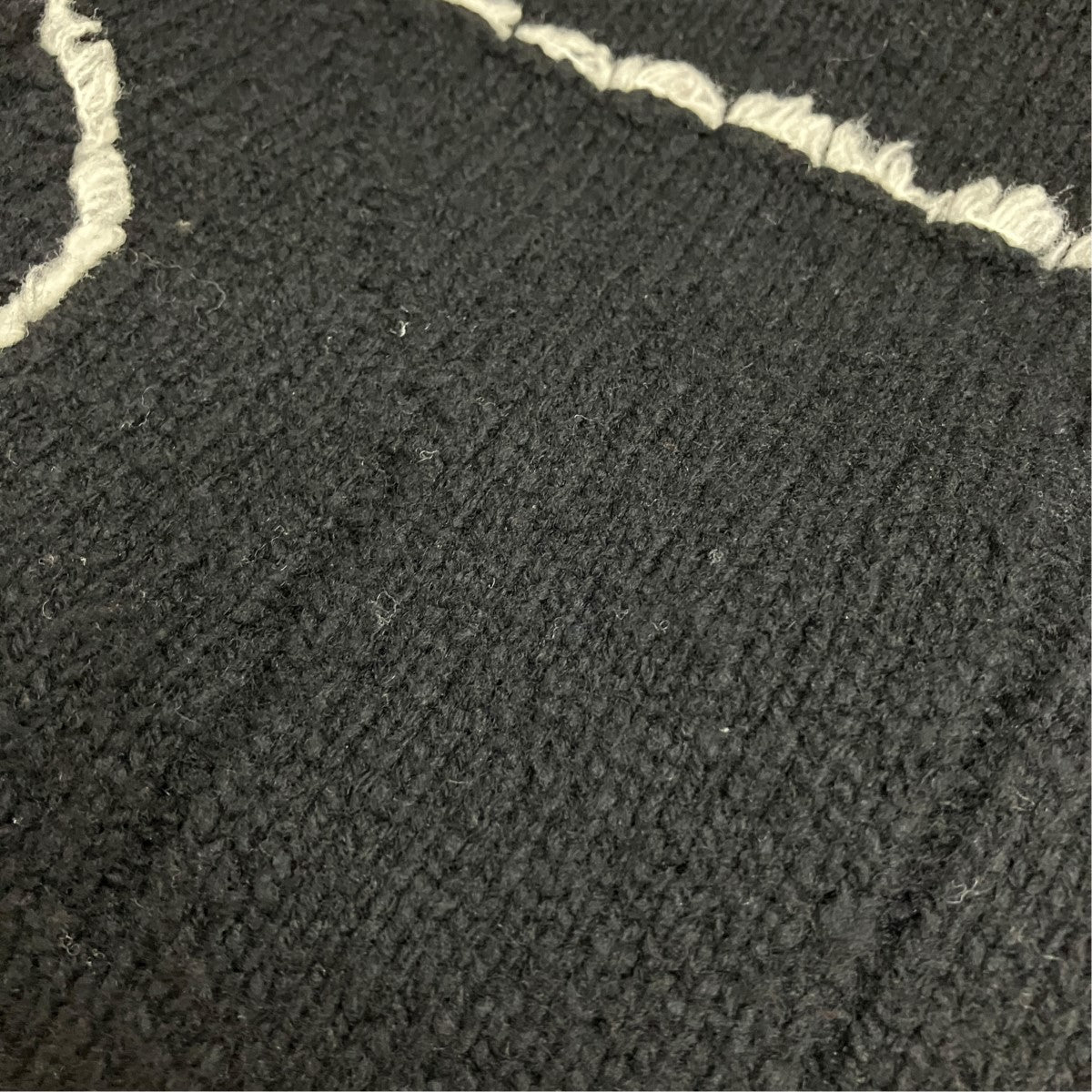 23AWCONTINUOUS LINE EMBROIDERY SWEATERステッチデザインニットYK23FW0581S