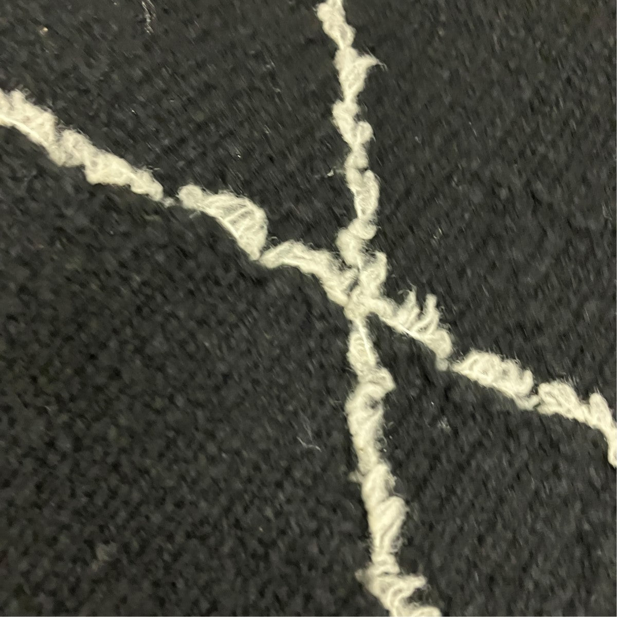 23AWCONTINUOUS LINE EMBROIDERY SWEATERステッチデザインニットYK23FW0581S