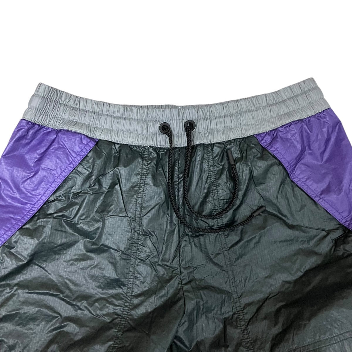 MONCLER ツートンナイロンハーフパンツH20972B00001 5964A 古着・中古-5枚目のアイテム画像