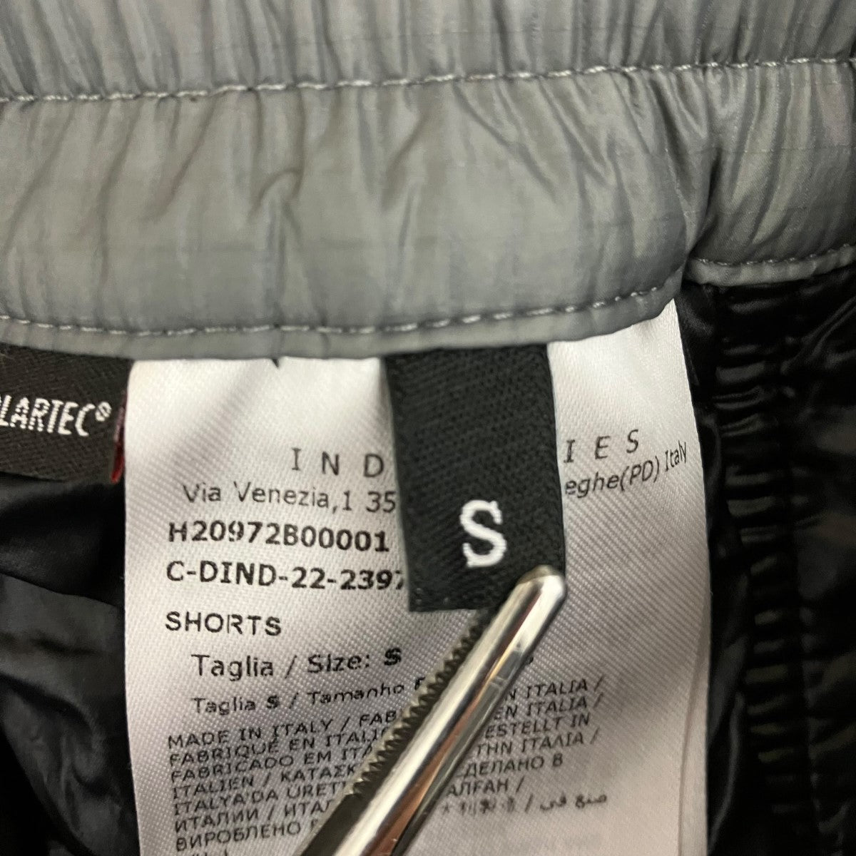 MONCLER ツートンナイロンハーフパンツH20972B00001 5964A 古着・中古-6枚目のアイテム画像