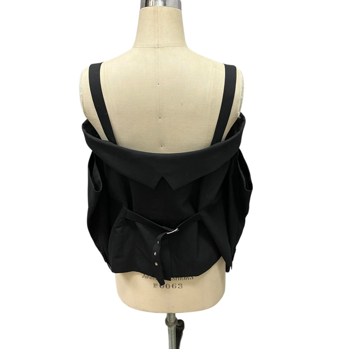 noir kei ninomiya 25SSカットアウトスリーブフックジャケット2WYキャミソールジャケット3O-J014 古着・中古-2枚目のアイテム画像