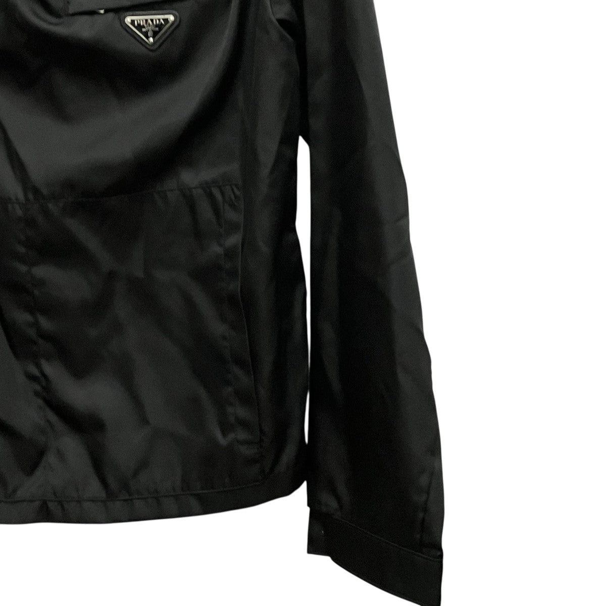 PRADA 21SSRE-NYLONトライアングルロゴプルオーバーSGB755 古着・中古-4枚目のアイテム画像