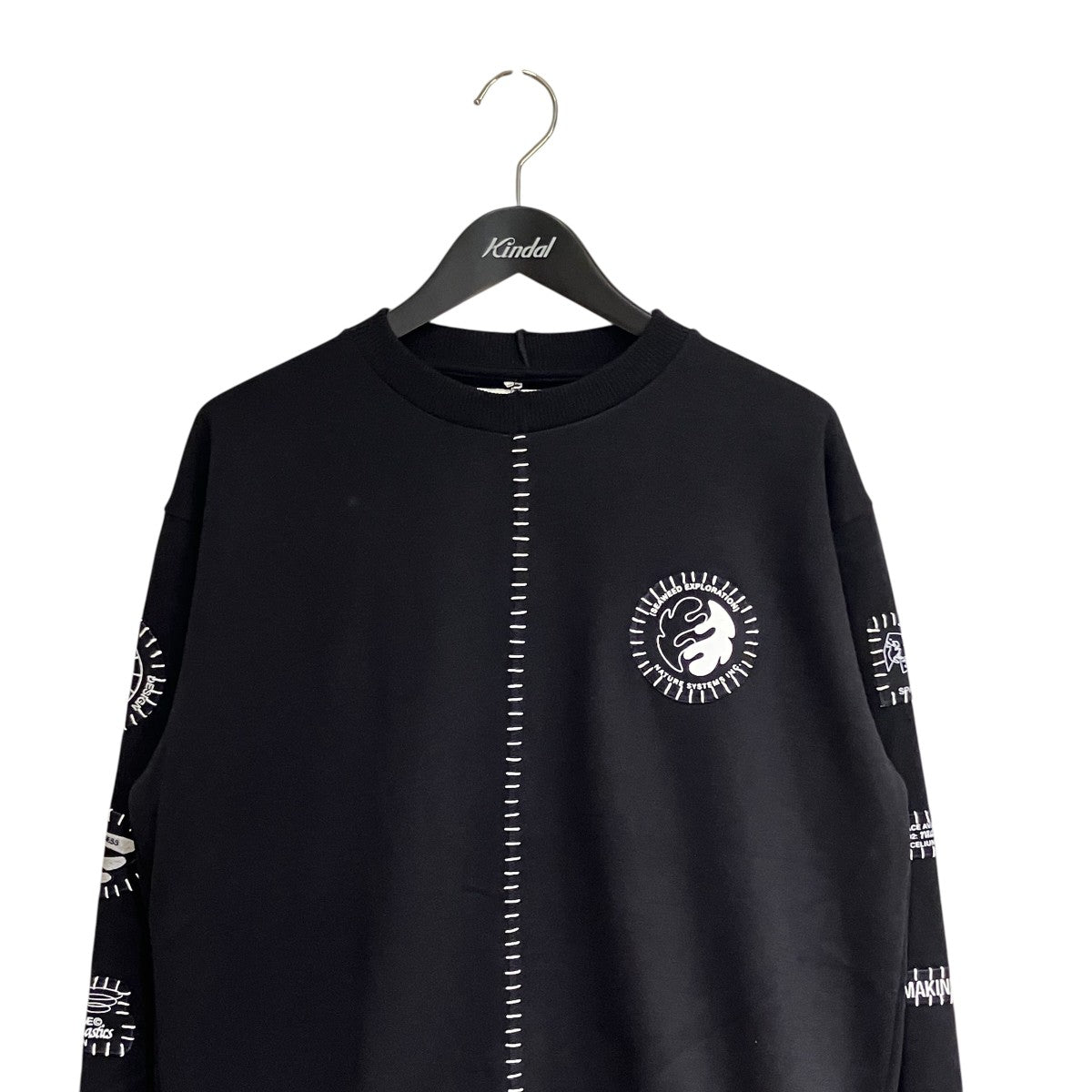 Patch Crewneckパッチデザインスウェット