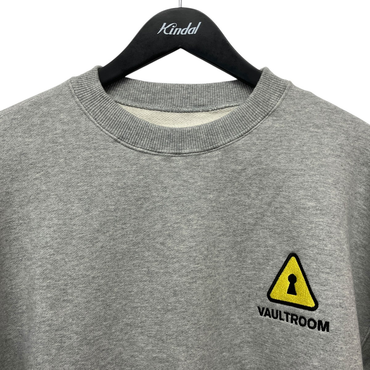 WARNING CREWNECKロゴ刺しゅうスウェット