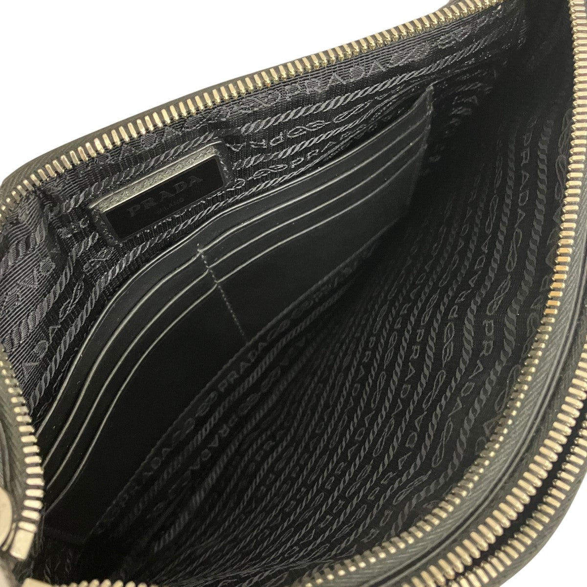PRADA トライアングルプレートサフィアーノレザークラッチバッグ 古着・中古-8枚目のアイテム画像