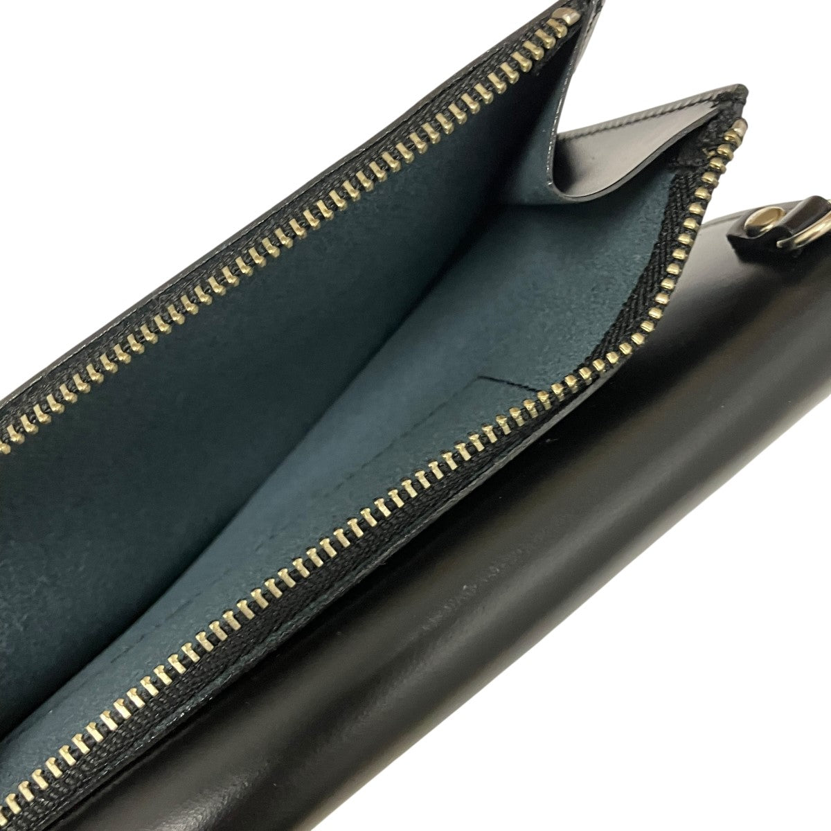 TOGA PULLA(トーガプルラ) レザーショルダーロングウォレット ブラック