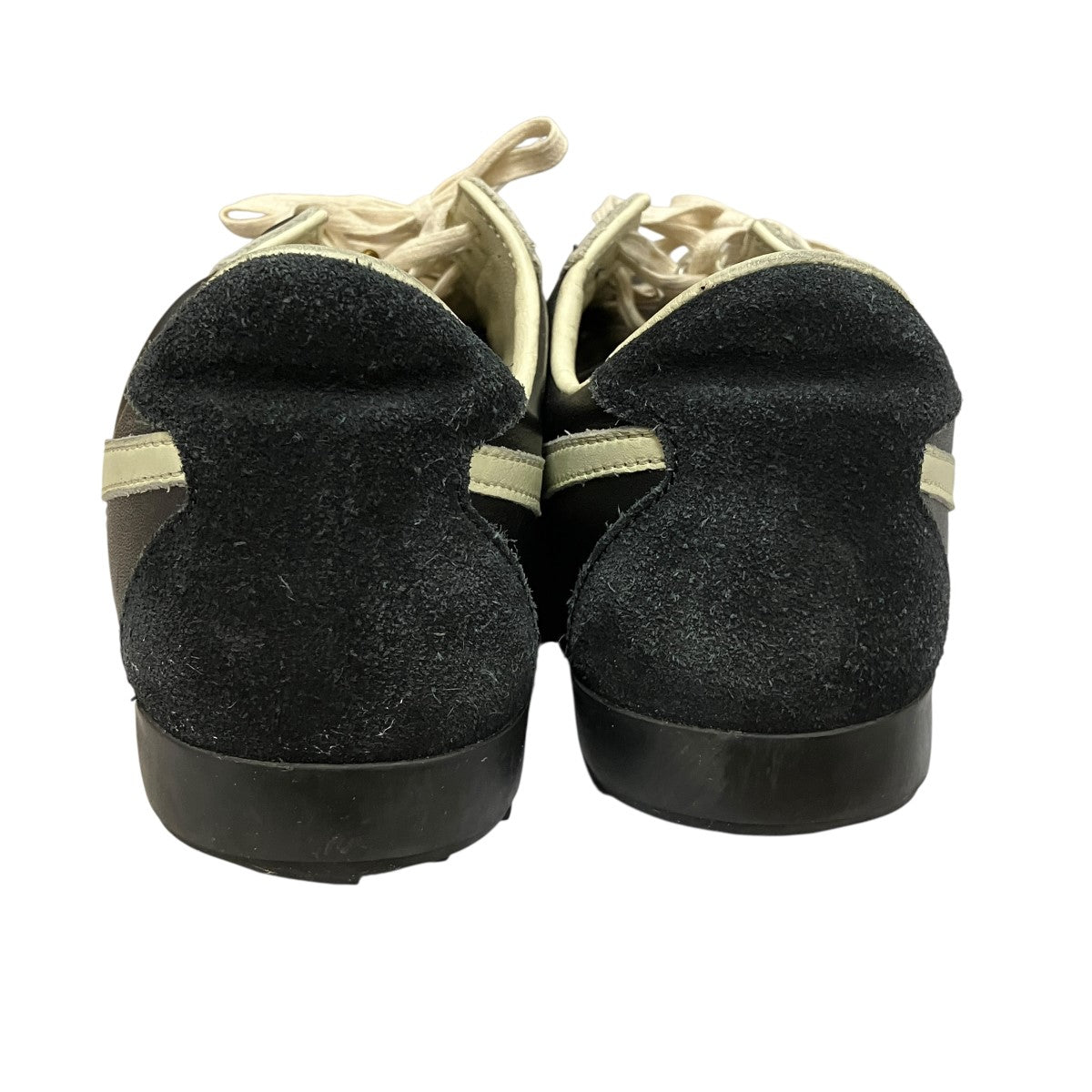 Astro Grabber Black and Coconut MilkローカットスニーカーFJ9821-001