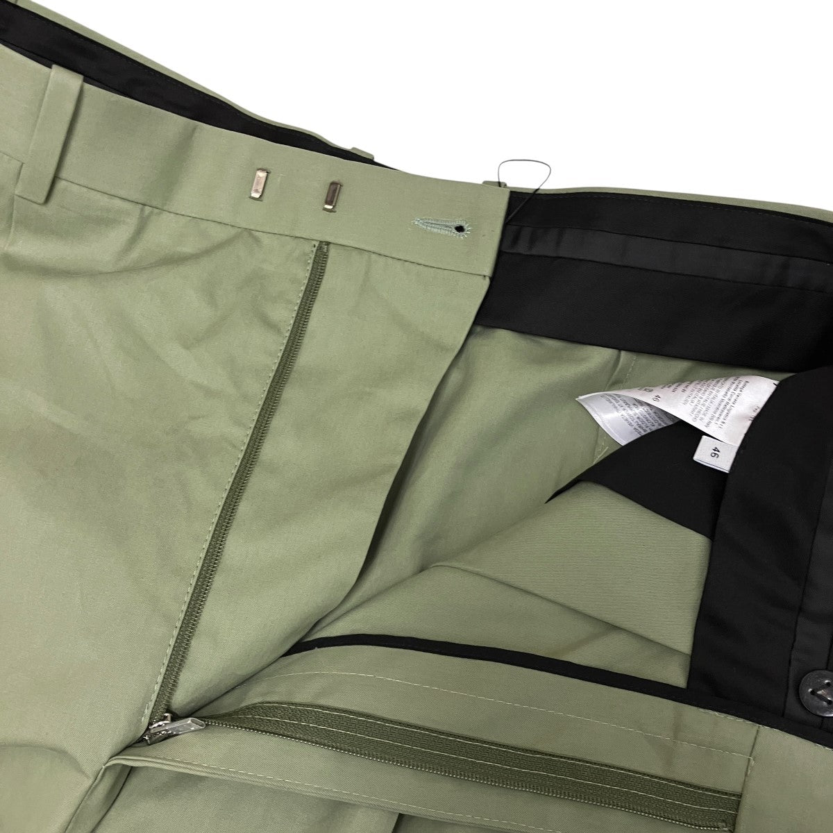 Straight Leg Twill Trousers ’Flint’タックツイルトラウザーパンツ749976 V4CS0