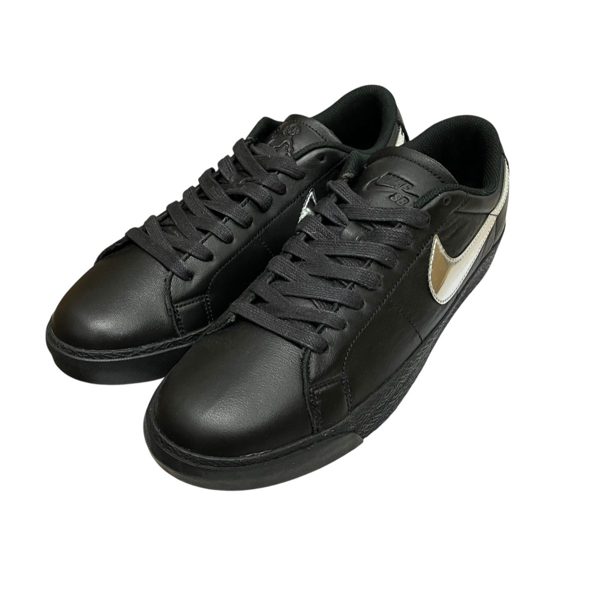 SB Zoom Blazer Low QS Black and Metallic SilverローカットスニーカーHJ6703-001