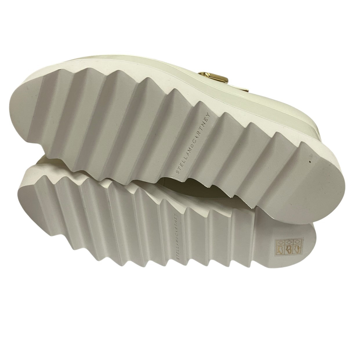Elyse T-Bar Platform Mary Jane shoesエナメルシャークソールベルテッドシューズ810580