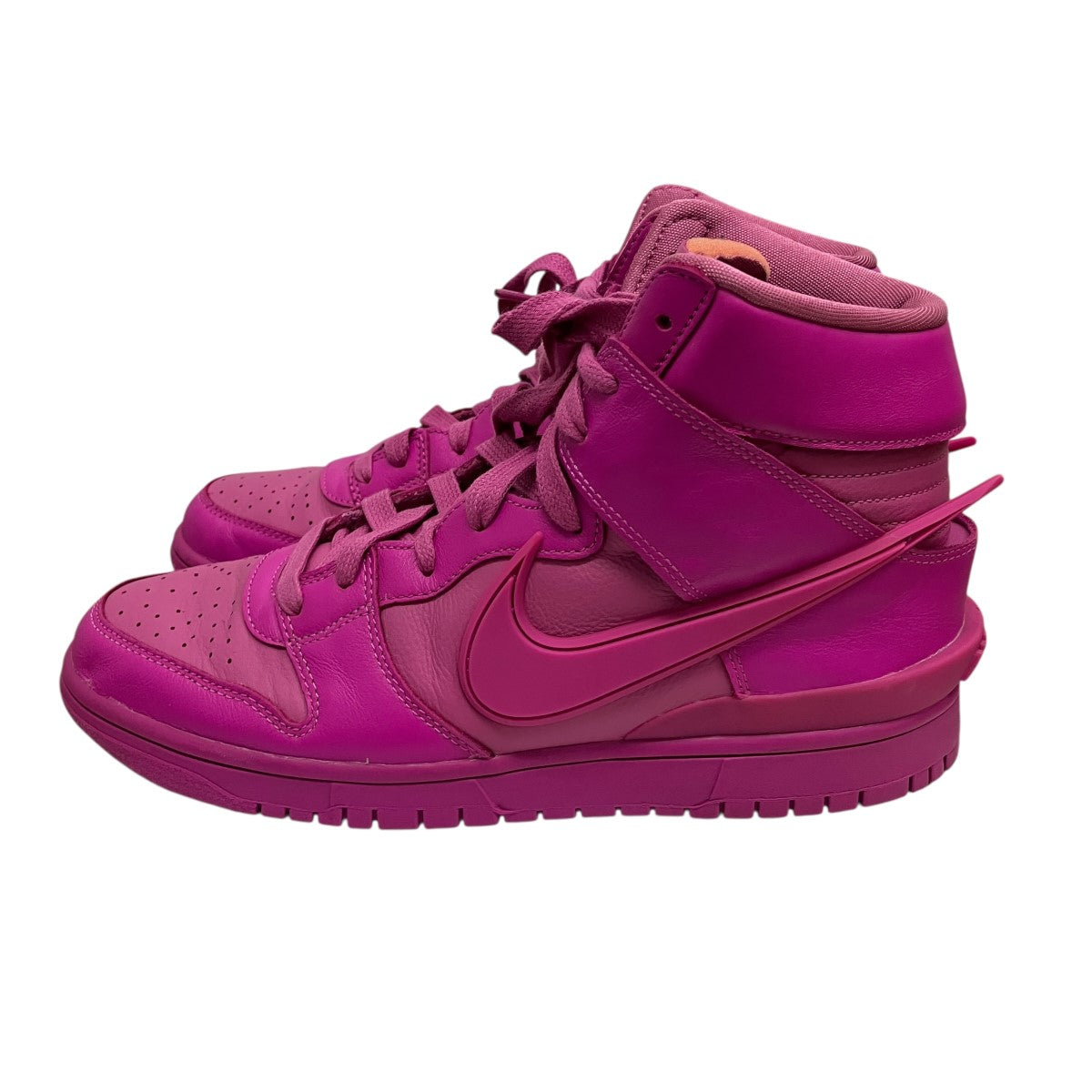 「DUNK HI／AMBUSH」ハイカットスニーカー