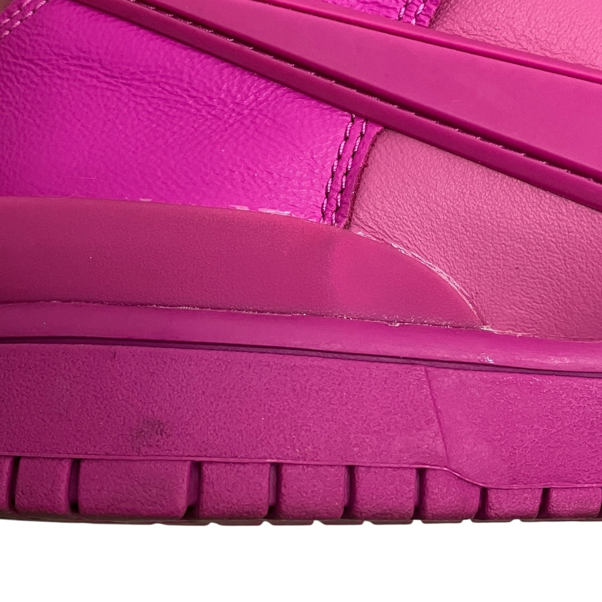 「DUNK HI／AMBUSH」ハイカットスニーカー