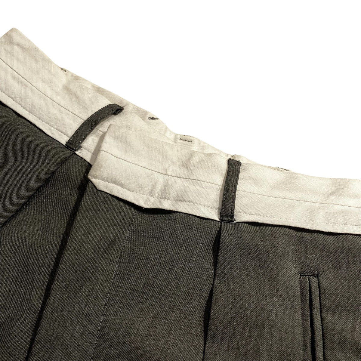 Asymmetric Front Trousersスラックス124341001