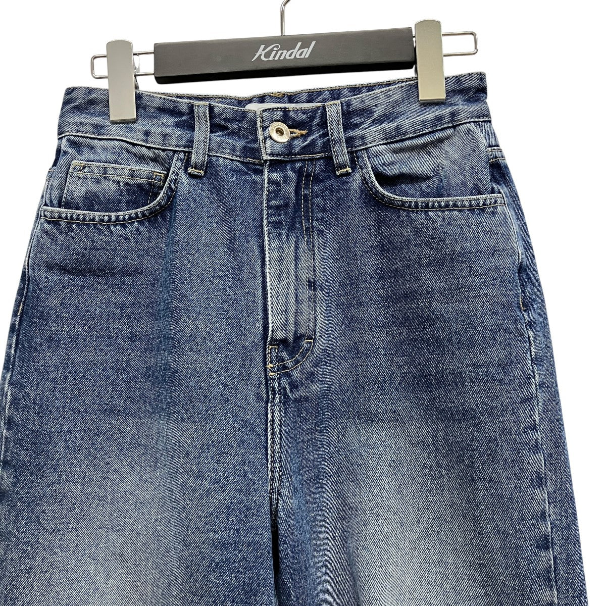 ダメージ加工デニムパンツ