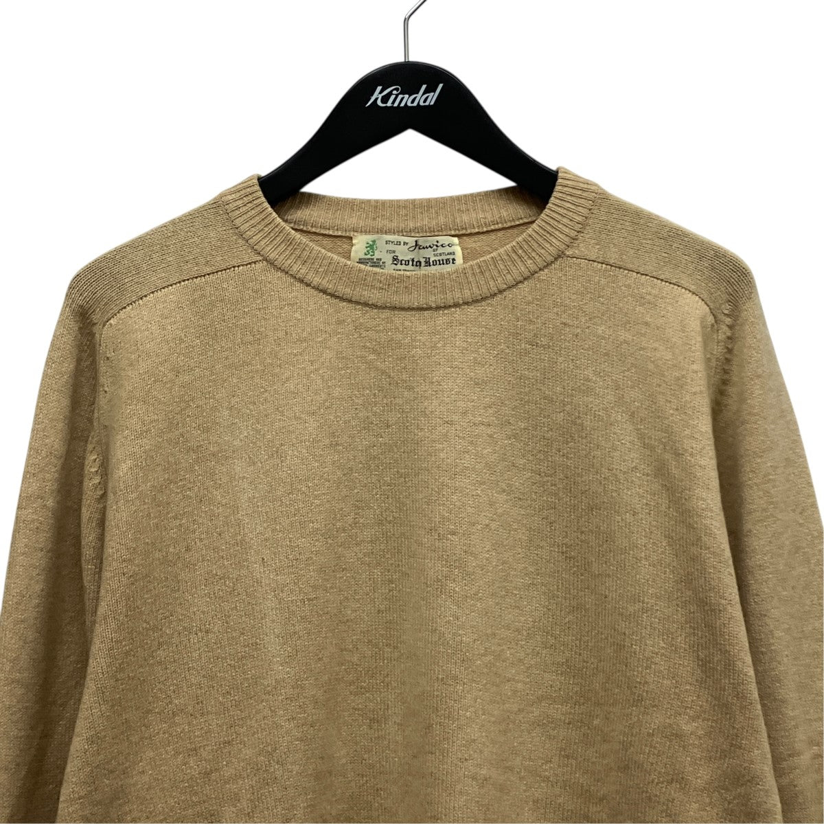 カシミヤクルーネックニット