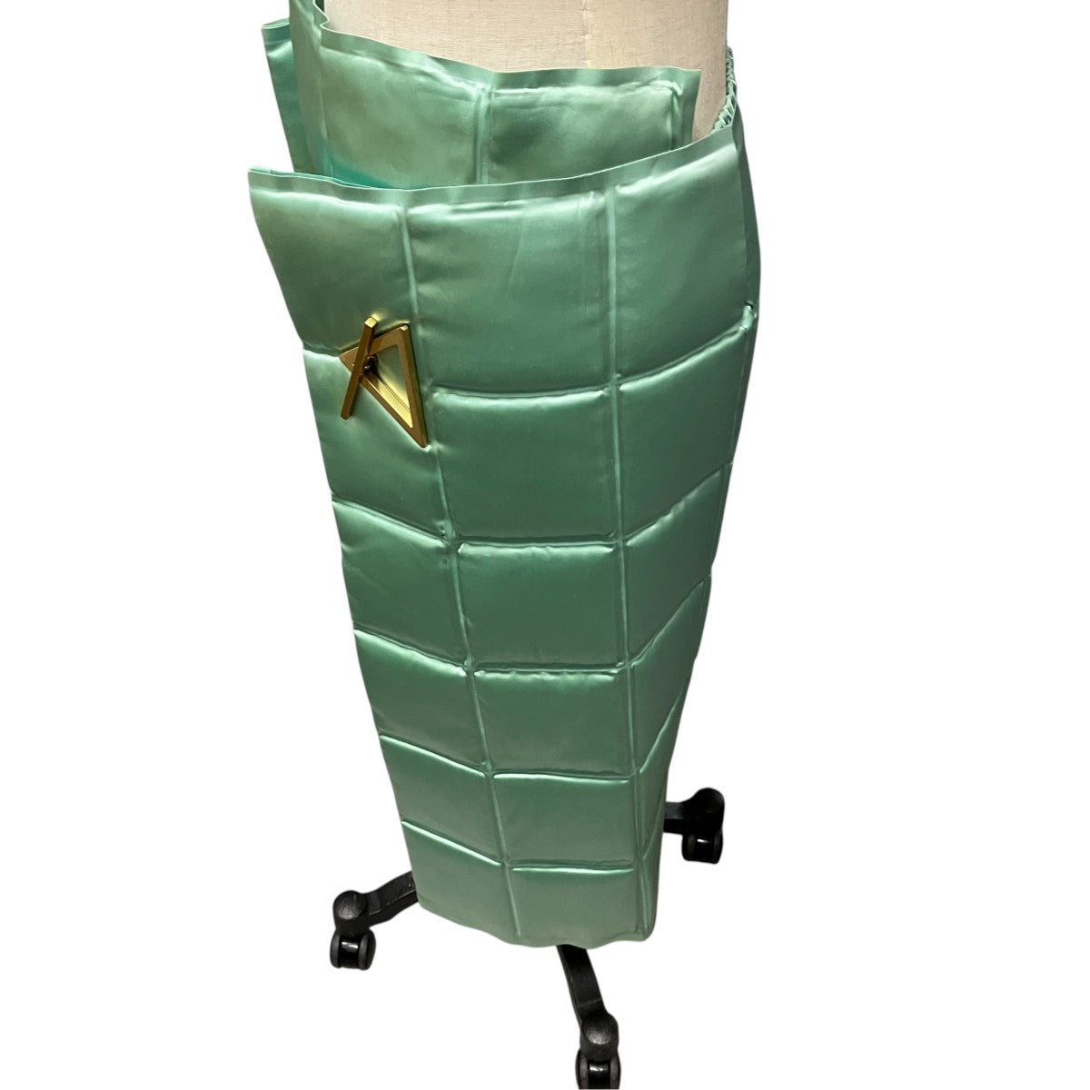 Mid Length Skirtキルティングラップレイヤードスカート588907 VKFN0