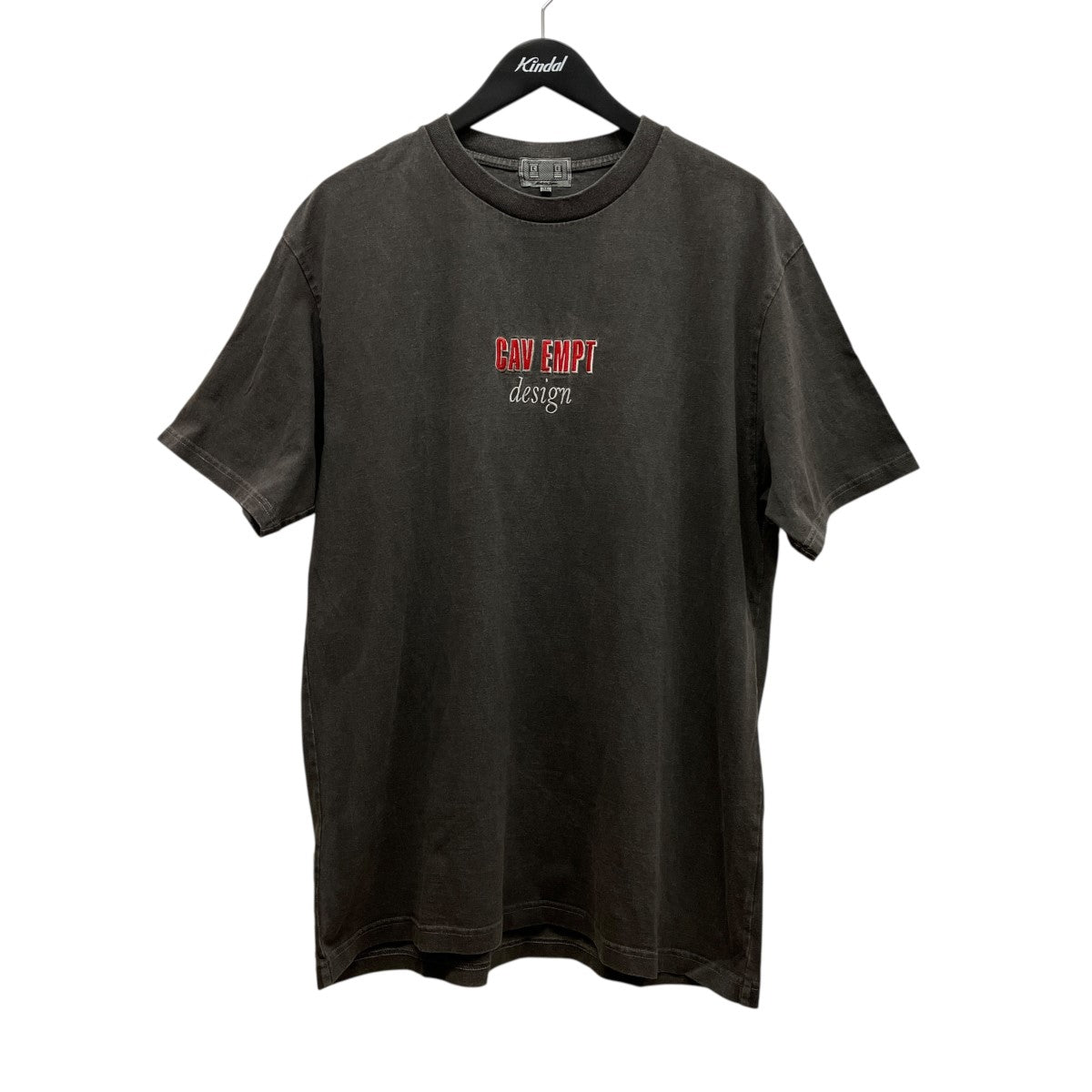 ロゴ刺しゅうTシャツ