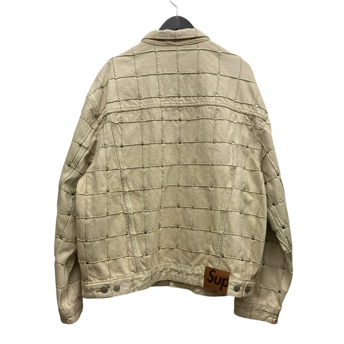 Supreme 25SSスタッズパッチワークデニムジャケットStudded Seam Denim Trucker Jacket 古着・中古-2枚目のアイテム画像