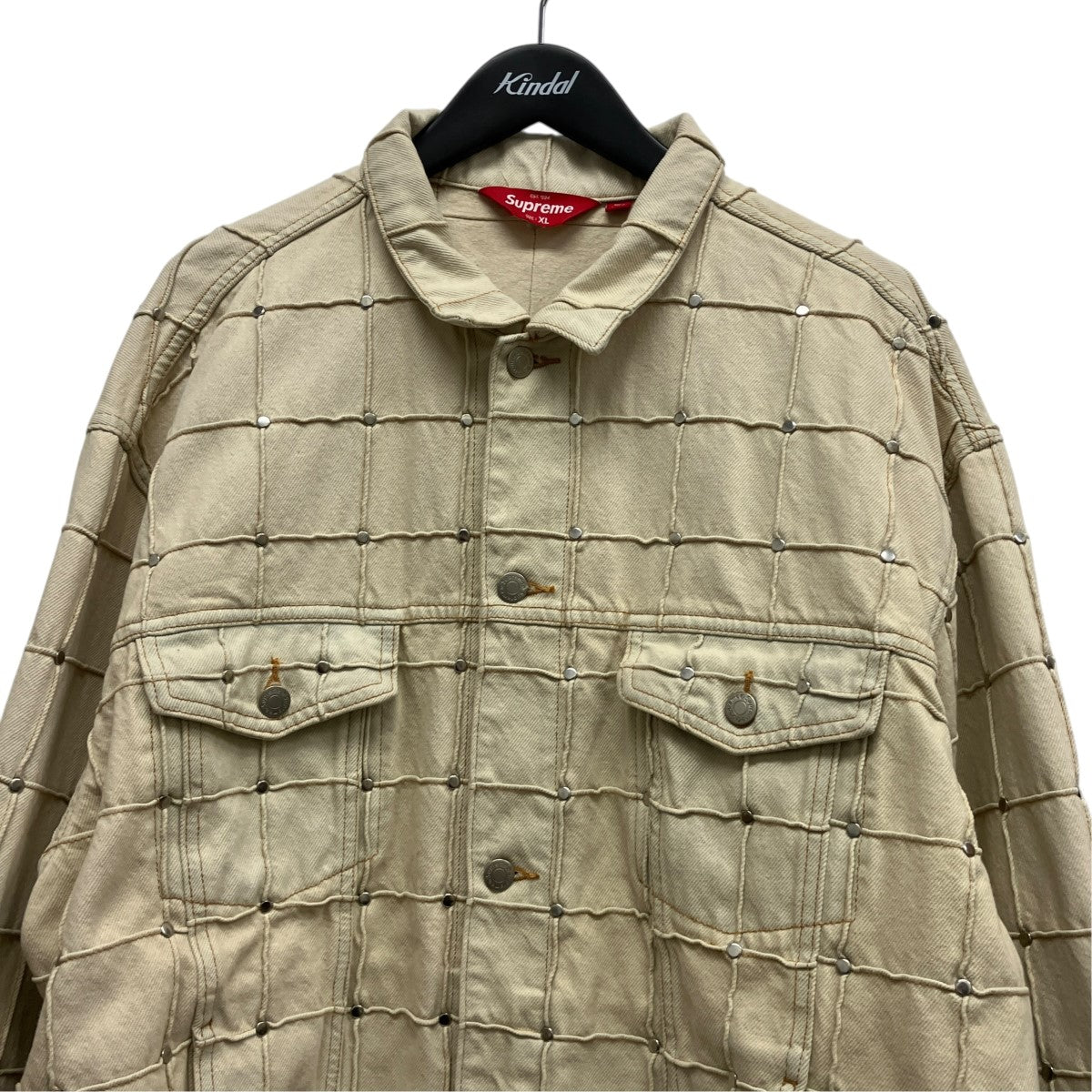 Supreme 25SSスタッズパッチワークデニムジャケットStudded Seam Denim Trucker Jacket 古着・中古-3枚目のアイテム画像