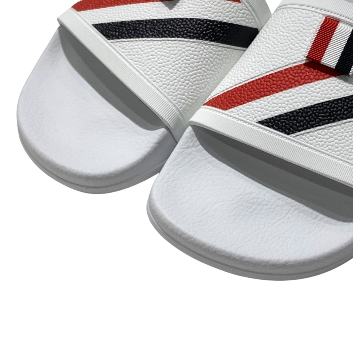 THOM BROWNE★セール!人気のロゴサンダル メンズ スリッパ＆サンダル | Thom Browne