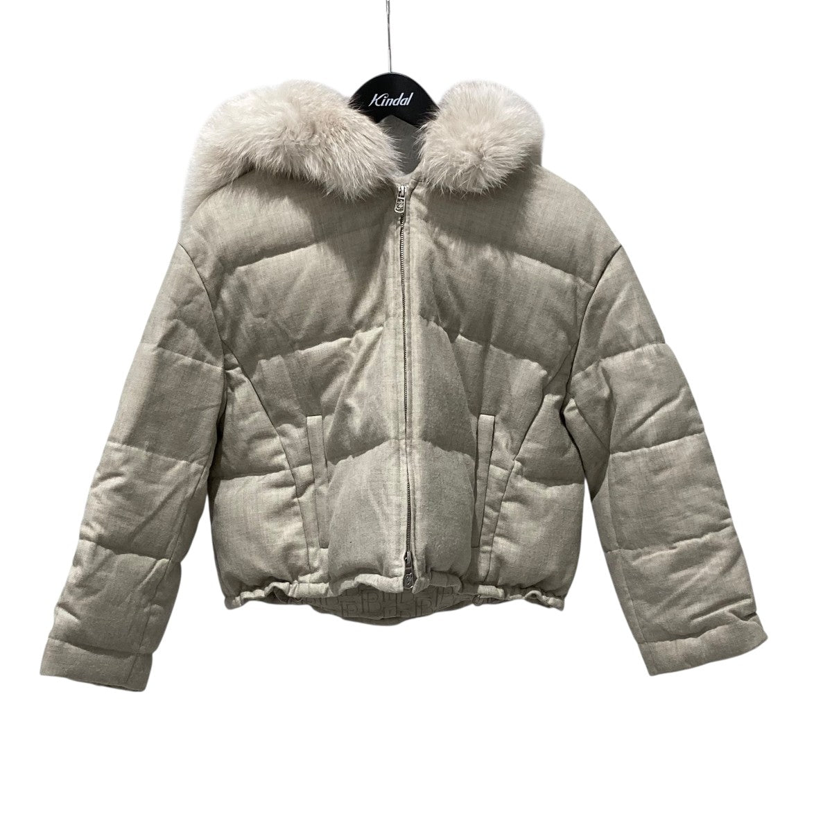 FOXEY NEW YORK ベージュ フード付きダウンジャケット内側にシミあり FOXEY NEW YORK ベージュ フード付きダウンジャケット内側にシミ
