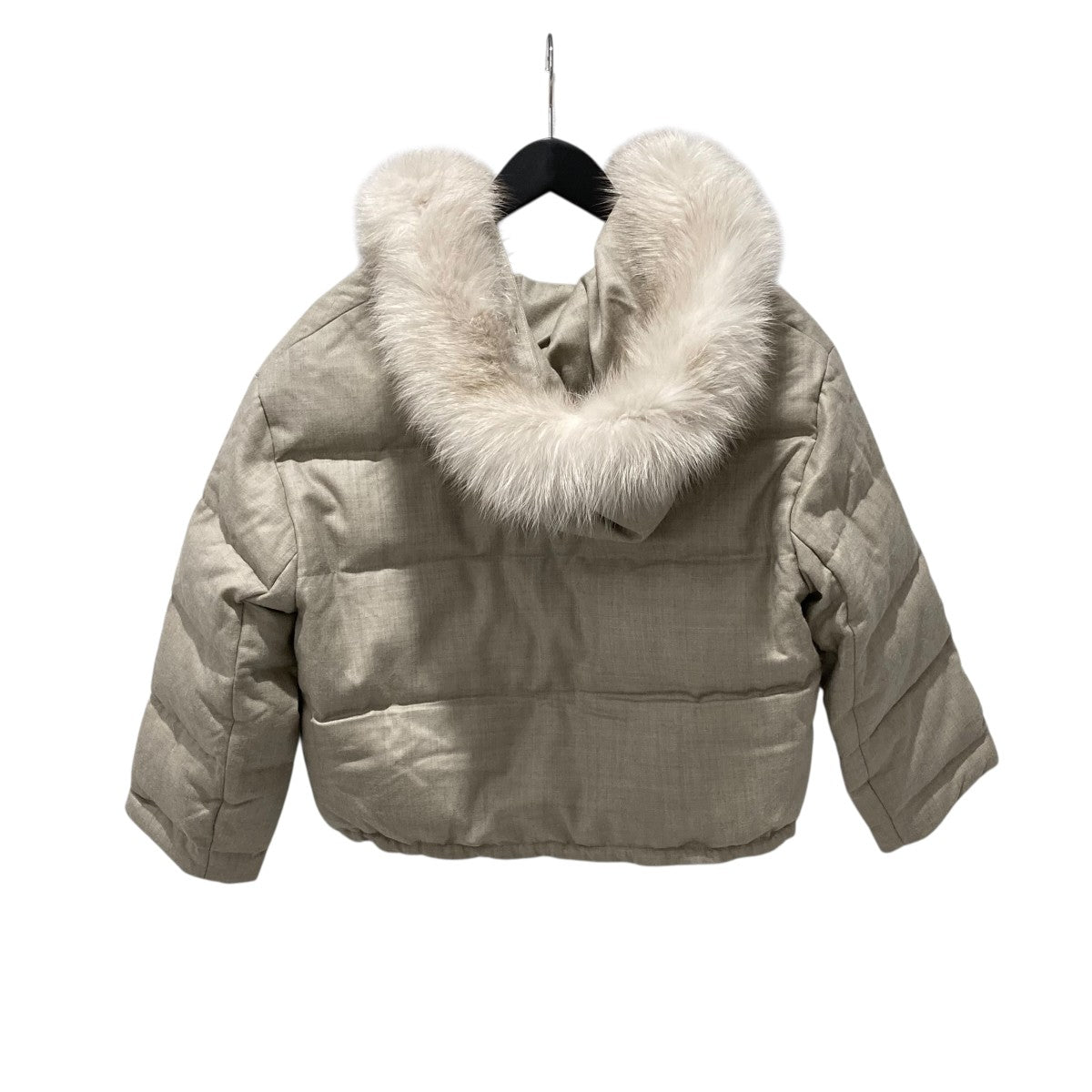 FOXEY NEW YORK ベージュ フード付きダウンジャケット内側にシミあり FOXEY NEW YORK ベージュ フード付きダウンジャケット内側にシミ