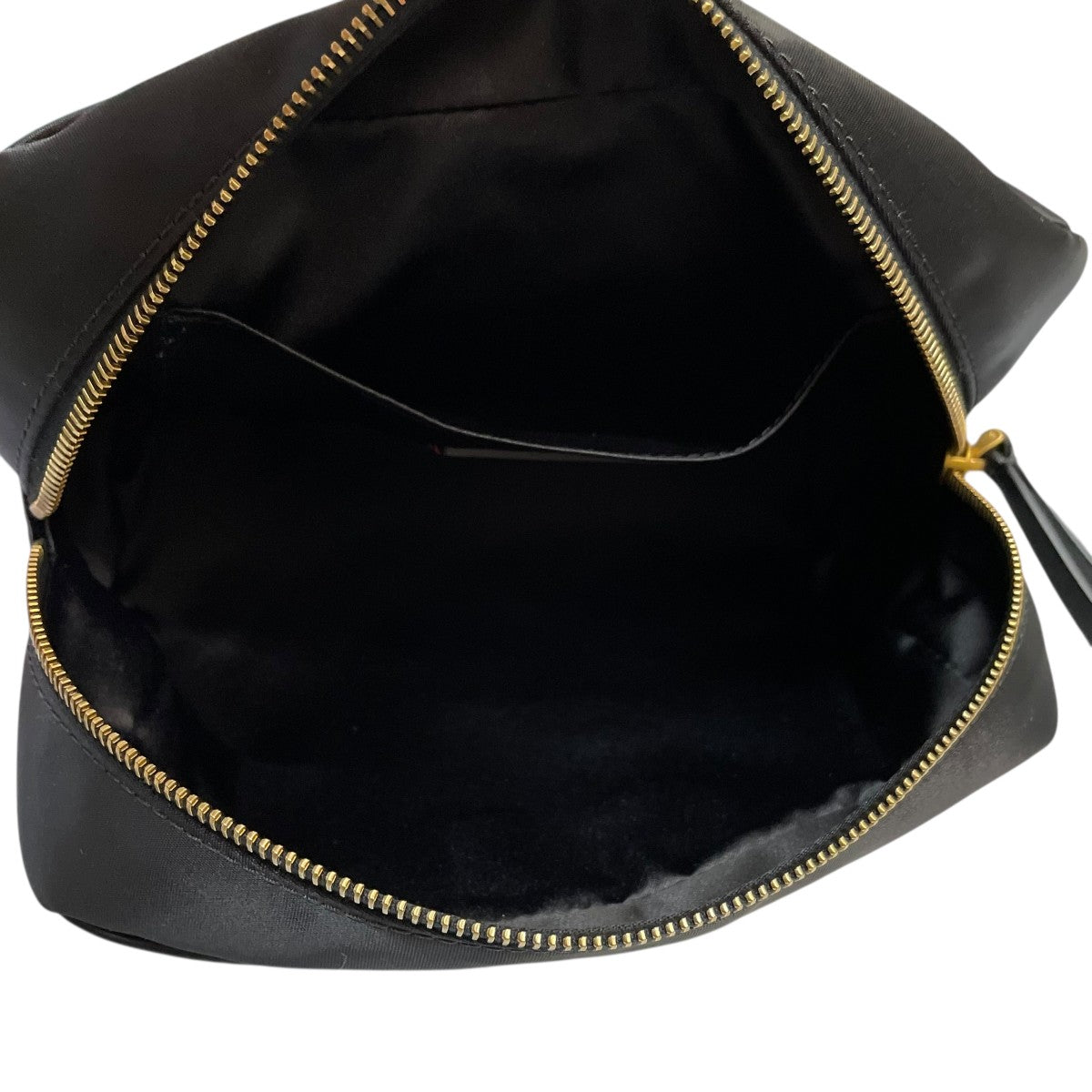 VALENTINO バニティバッグ ブラック｜【公式】カインドオルオンライン
