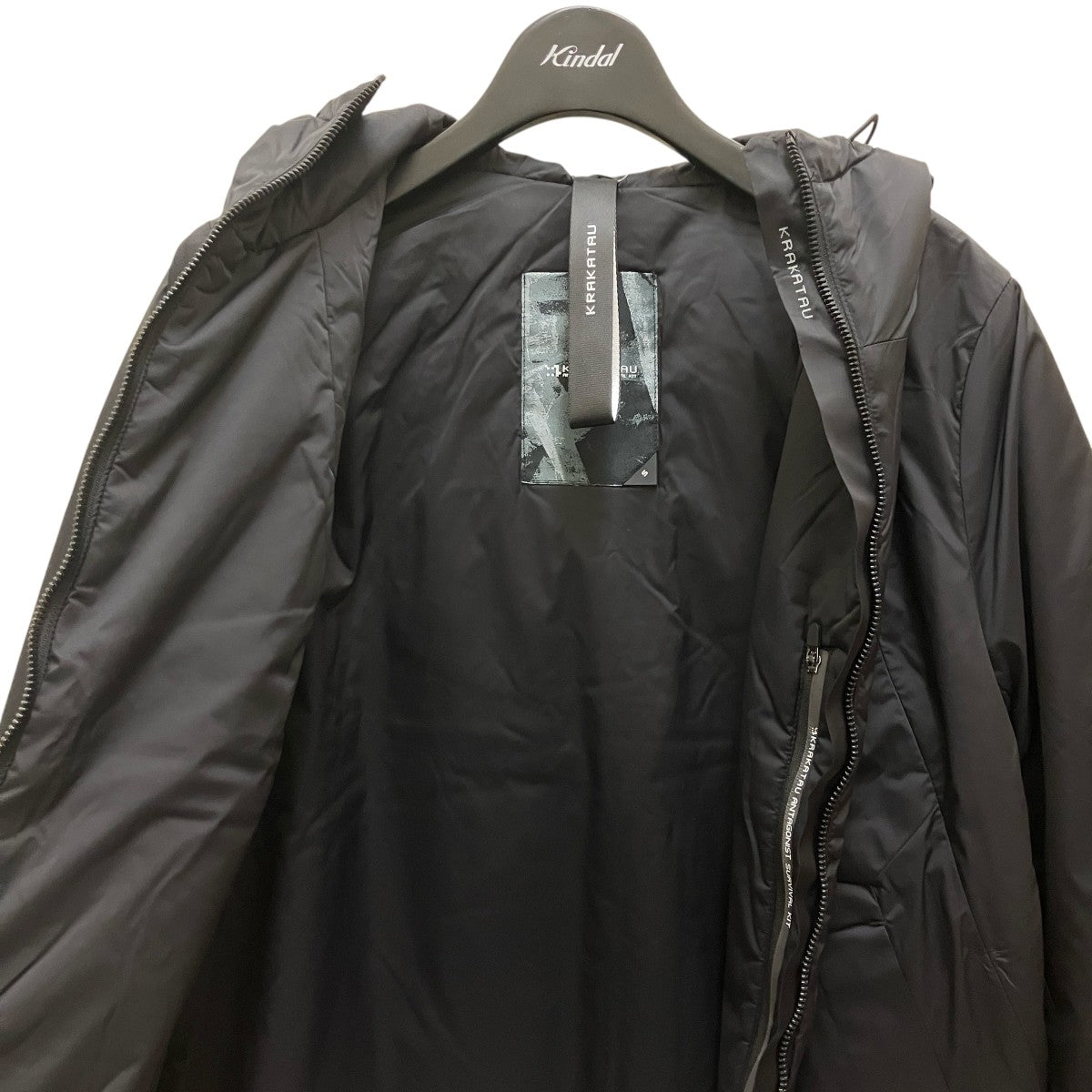 INSULATED STRETCHY JACKET中綿ブルゾン