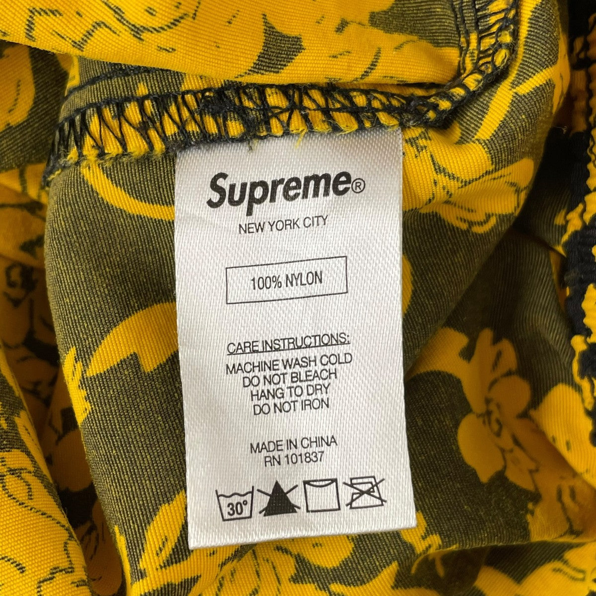 Supreme(シュプリーム) 20SSWARM UP PANTパンツ ブラック サイズ