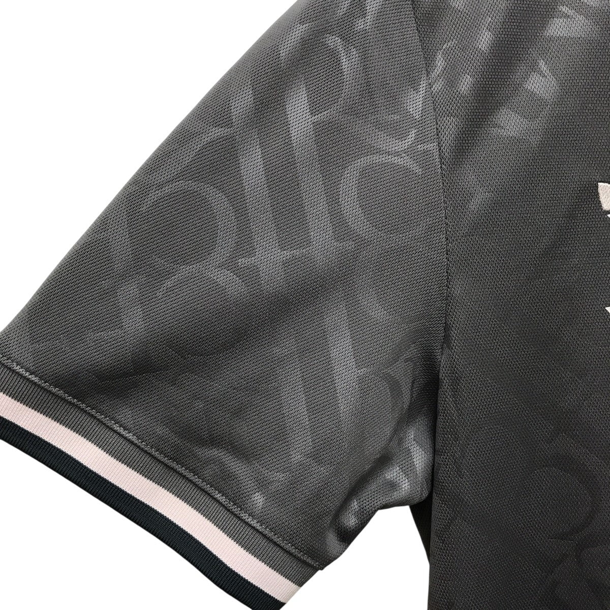 adidas レアル・マドリード シャツ Lサイズ グレー adidas レアル・マドリード シャツ Lサイズ グレー