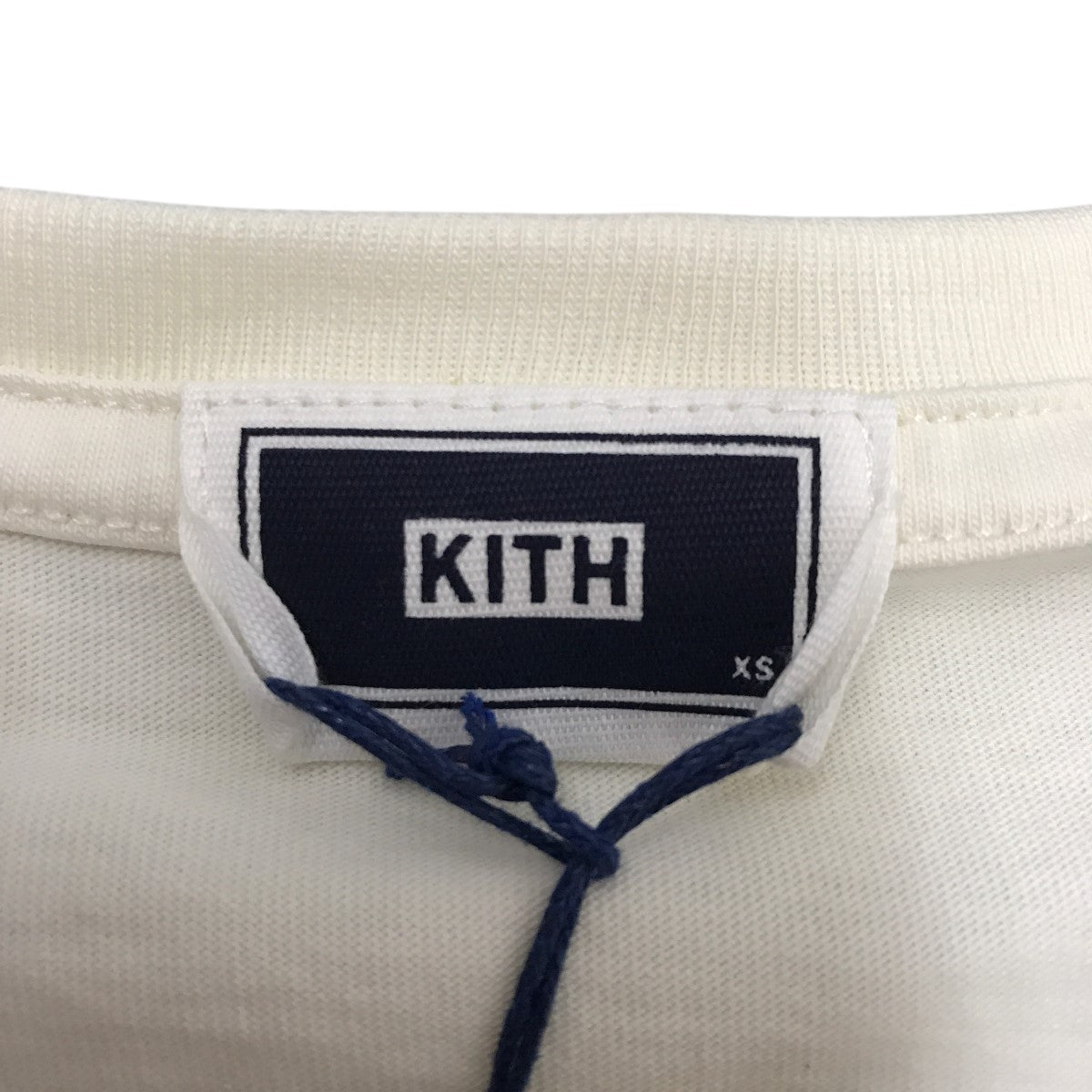 KITH Bee シリアルケース キス 新品 未使用 未開封 KITH(キス) 27-073-060-0063-1-0招き猫Tシャツ ホワイト サイズ