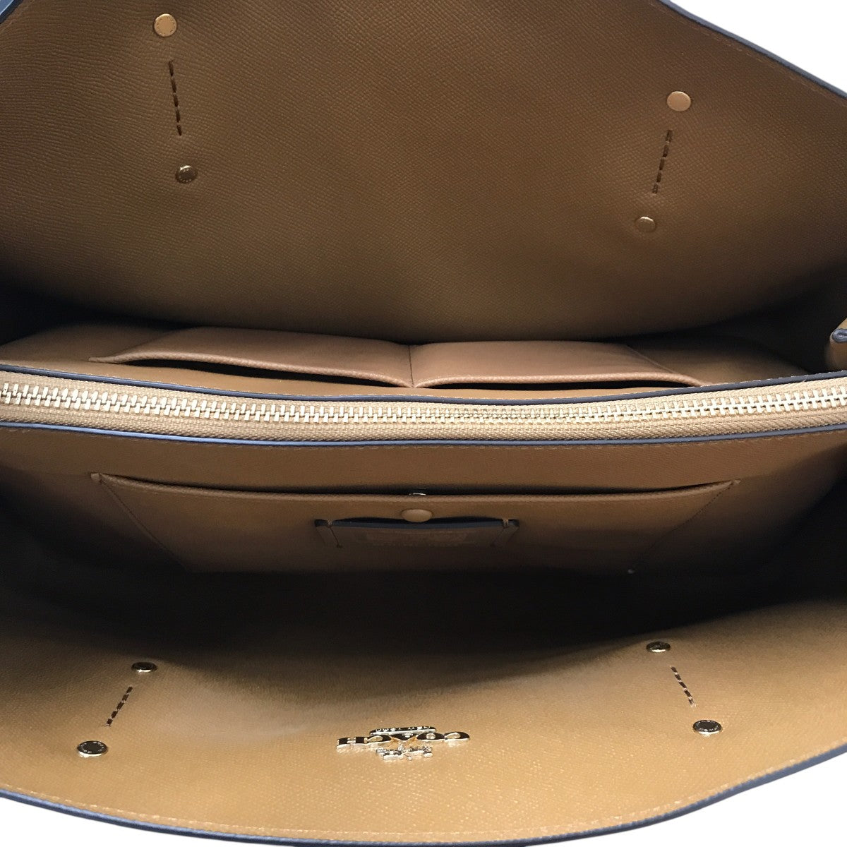 COACH(コーチ) チャーリーキャリオール40トートバッグ78220