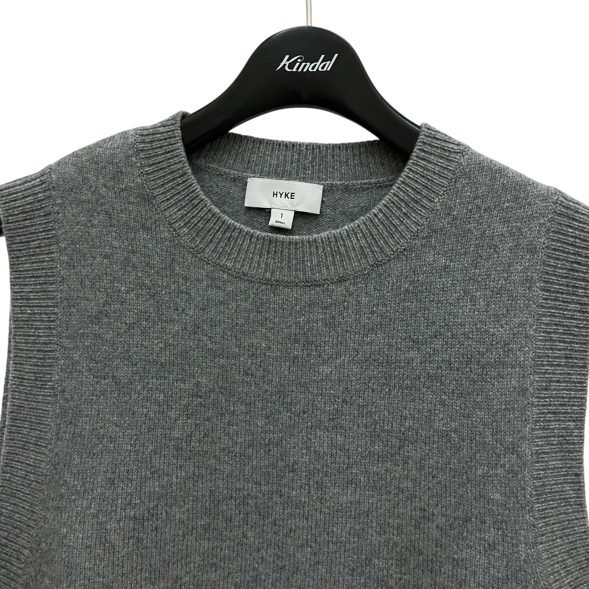 HYKE(ハイク) 24AWLAMBS WOOL VESTカシミヤ混ベスト242-11371