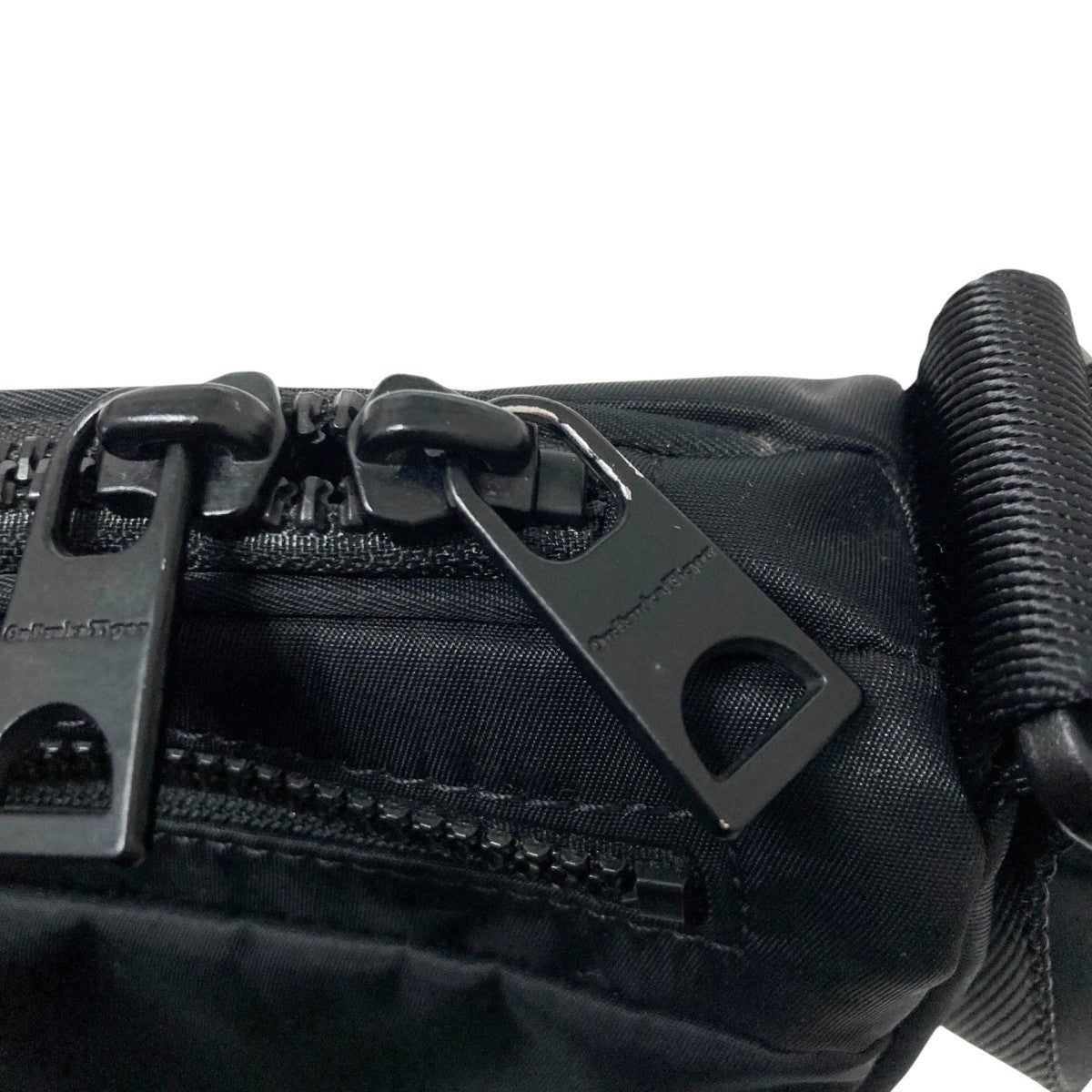 Onitsuka Tiger(オニツカタイガー) SMALL MESSENGER BAGボディ