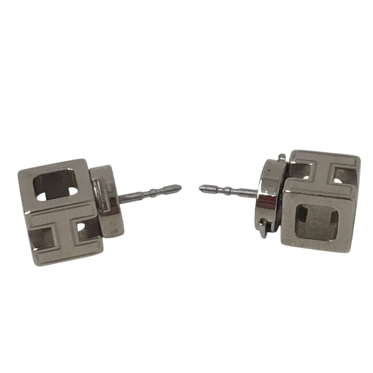 Hキューブピアス